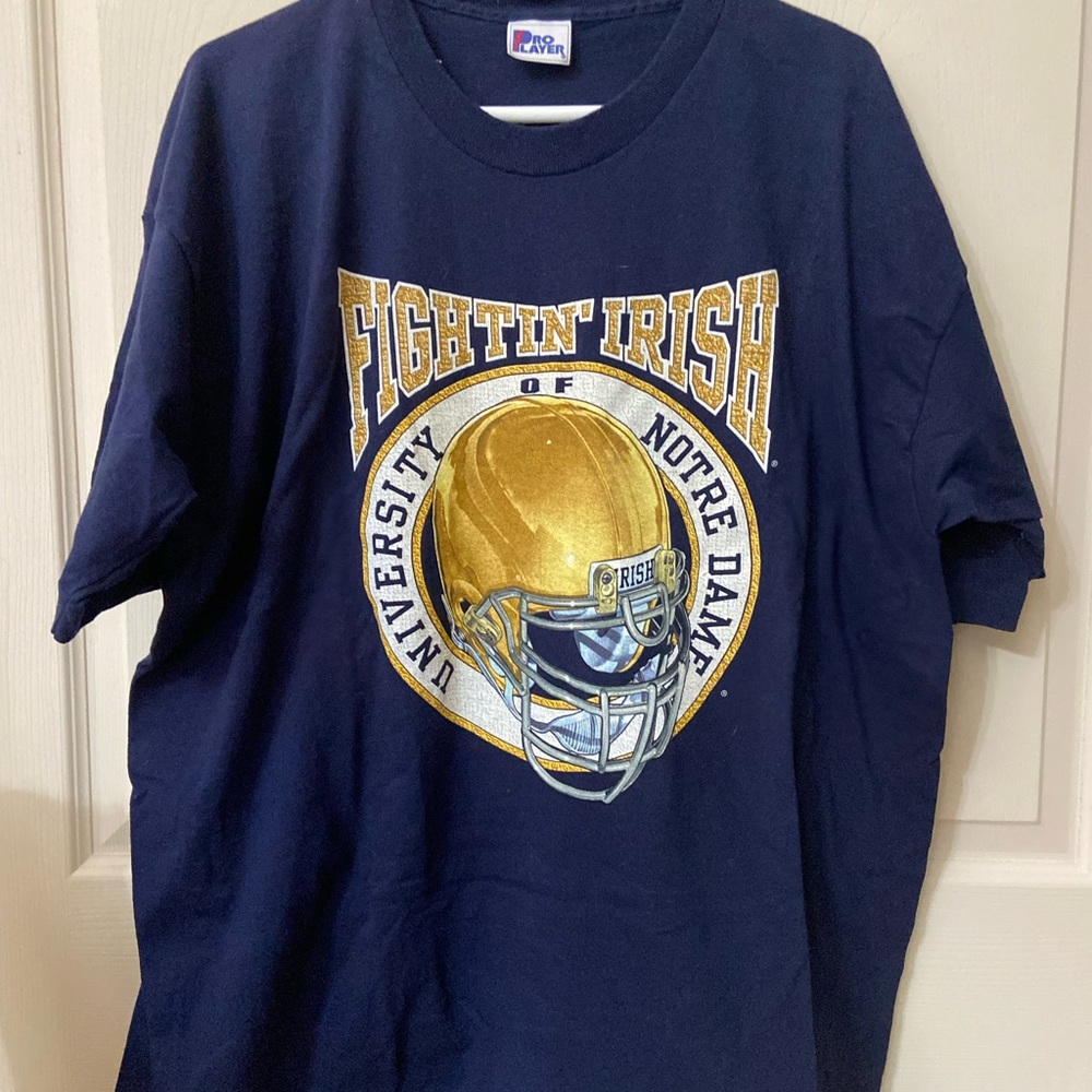Vintage Notre Dame tee shirt- no size but fits like an XL